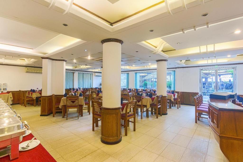 Hotel Sea Crown Cox's Bazar Dış mekan fotoğraf